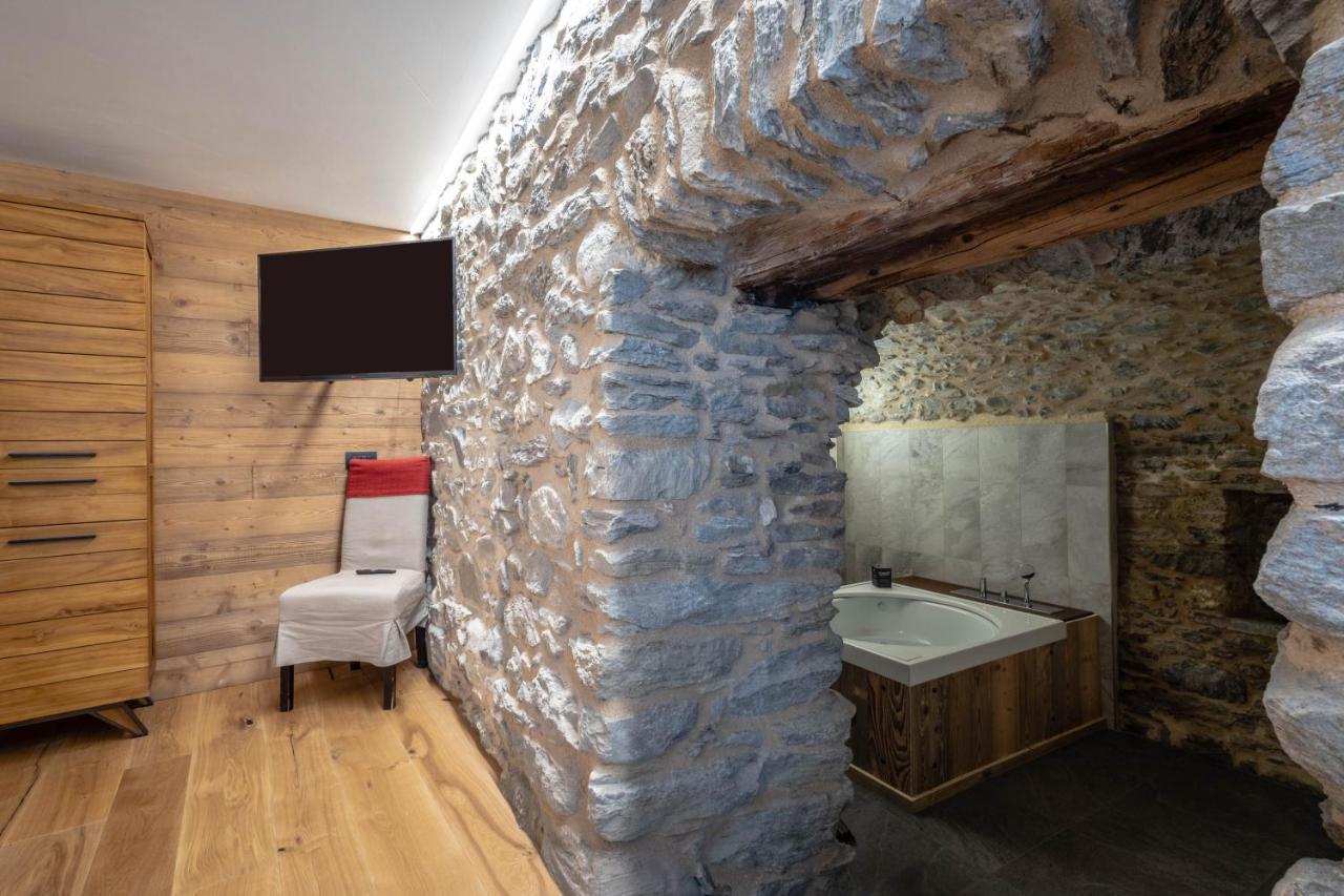 Queen Suite Spa Bath