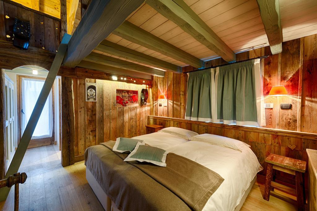 Double Room Split Level Spa Access